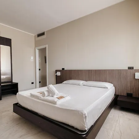 Luxury Design Apartment-2 Steps From Duomo * Milán
