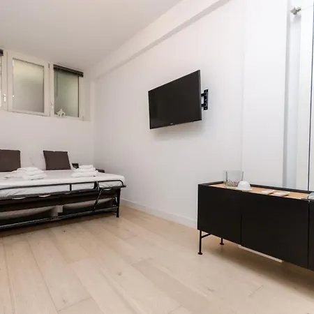 Апартаменты Vivimi - Mantegna, Comfort Tra Parco Sempione, Arco Della Pace E Metropolitana Gerusalemme Милан