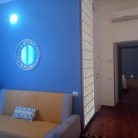 Home Suite Home - China Town - Arena Suite - 家套房 - 中國城 - 競技場套房 With Free Secure Parking Garage -Con Parcheggio Gratuito -提供免費安全停車 Metro Subway Moscova Green Line Lejlighed