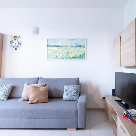 I-host Flat - Adamello 8 Apartamento *