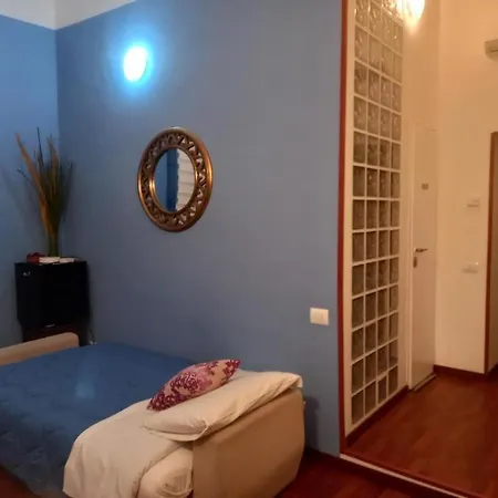 Lejlighed Home Suite Home - China Town - Arena Suite - 家套房 - 中國城 - 競技場套房 With Free Secure Parking Garage -Con Parcheggio Gratuito -提供免費安全停車 Metro Subway Moscova Green Line