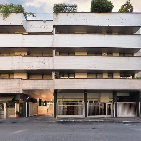 Primo Piano - Rosellini * Milano