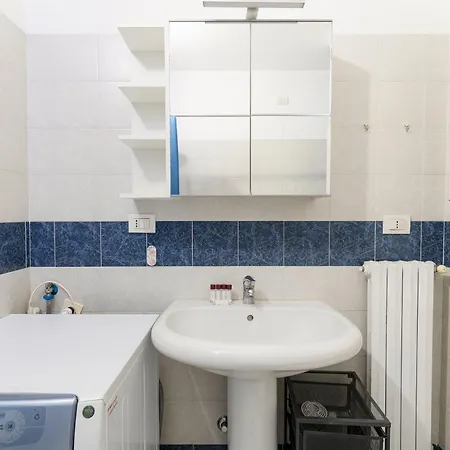 Guesthost - Chiesa Rossa Comfy *