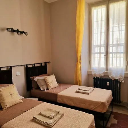 Ampia Stanza Con Bagno Privato E Zona Pranzo Πανσιόν