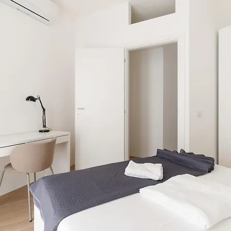 Guesthost - Bright M1 Pasteur Apartment Milan