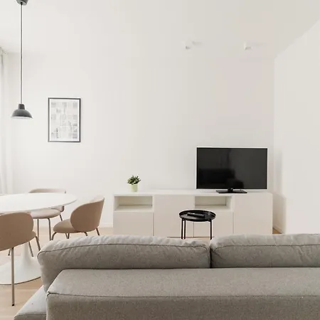 Guesthost - Bright M1 Pasteur *