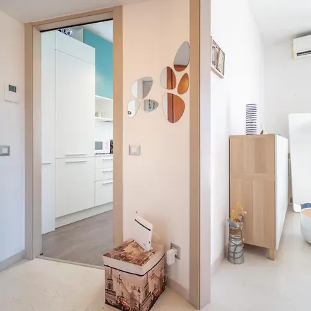 S&m - Casa Afrodite Precotto M1