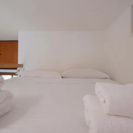 Lejlighed I-host Loft - Melzo 13 *