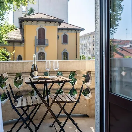 Duomo 7 Min - Historic Luxury 3 Bedrooms With Parking Mediolan