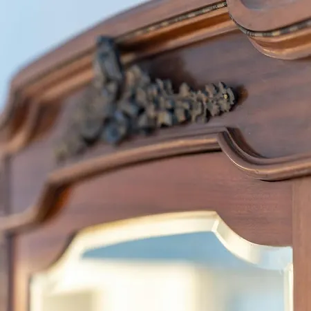 Duomo 7 Min - Historic Luxury 3 Bedrooms With Parking Lejlighed *