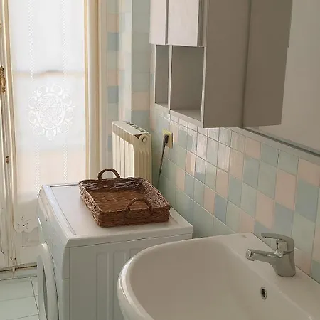 Freedhome - Nightlife Apartment *