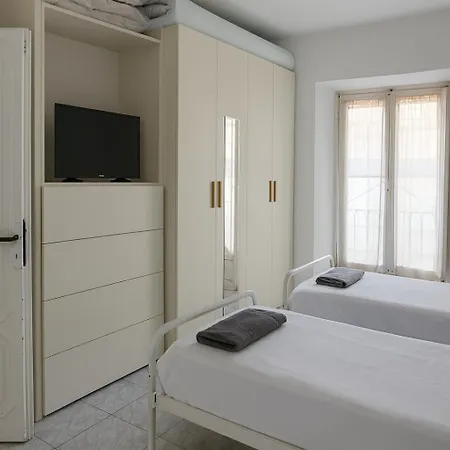 Freedhome - Nightlife *