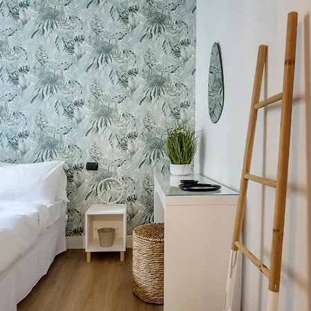 Elegant Isola District Apartment Milan