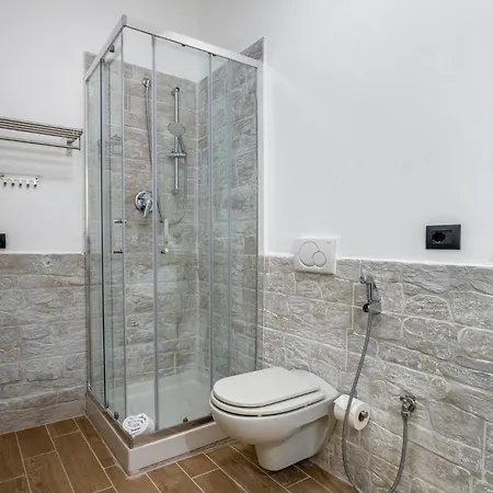 Nuovo In Zona Isola * Milán