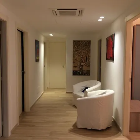 享受米兰酒店 招待所 *