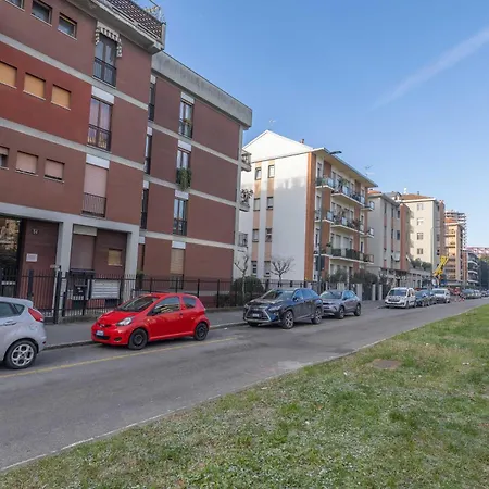 - San Siro Corner, With Private Parking Appartement Milan