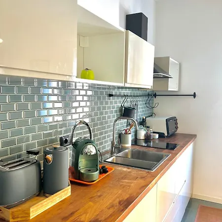 A Piedi, A Due Passi Dal Centro