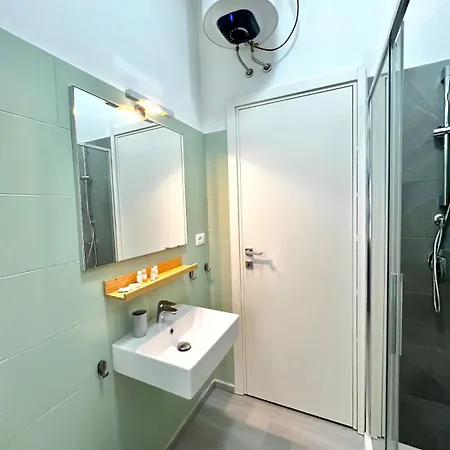 15 Minutes From The Duomo - New With Every Comfort