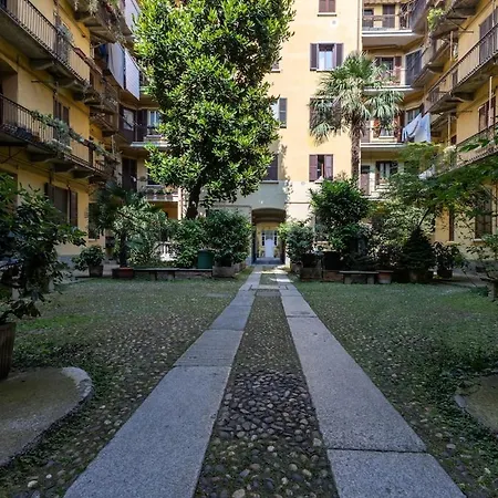 Tortona-navigli Subway Milano