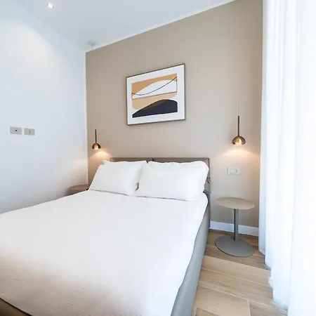 Raffaello Moscova Golden House شقة