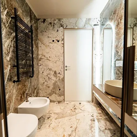 Raffaello Moscova Golden House * Milano