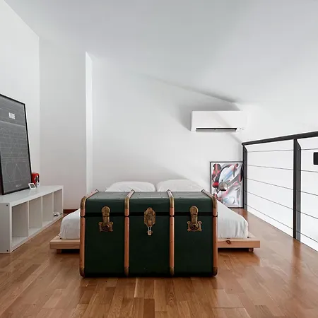 Lumiere Industrial Loft, Yellow Line - * 米兰