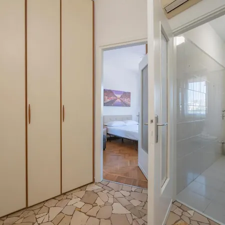 I-host - Marochetti 10 *