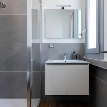 Parcheggio Privato E Casa Moderna Con Vista Storica Appartamento Milano