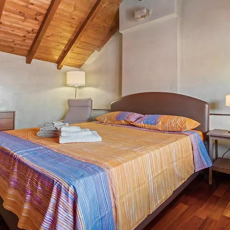 Ampia Casa Su Due Piani, A Pochi Minuti Dai Navigli E Metro