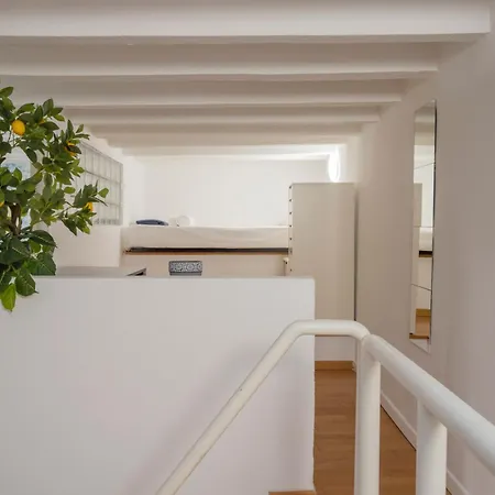 Apartament I-host - Pavia 10 *