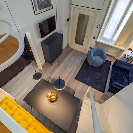 I-host - Pavia 10 Apartament