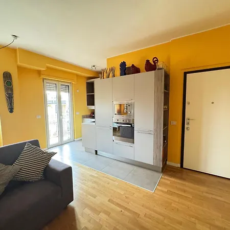 Regina Giovanna - Porta Venezia,