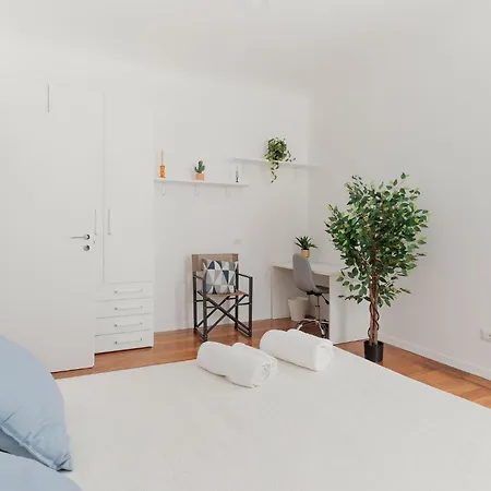 Guesthost - Mm4 Tricolore Charming * Милан