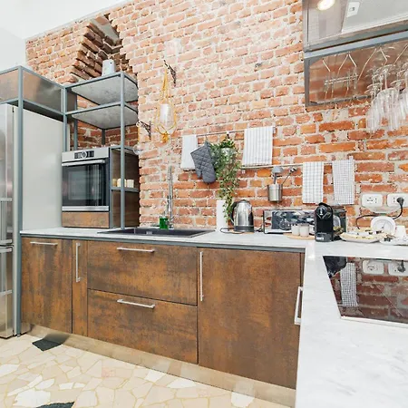 The Art Gallery Apartment *
