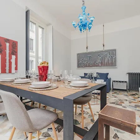 The Art Gallery Apartment *