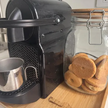 Pasteur-mm Red Line Lejlighed