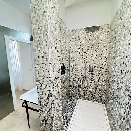 Sant'agostino Large & Elegant Apartment, 밀라노