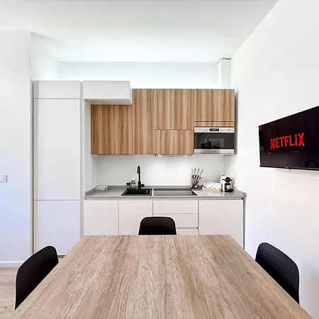 Porta Romana, Fermata Tram Sotto Casa, Wifi Veloce 아파트