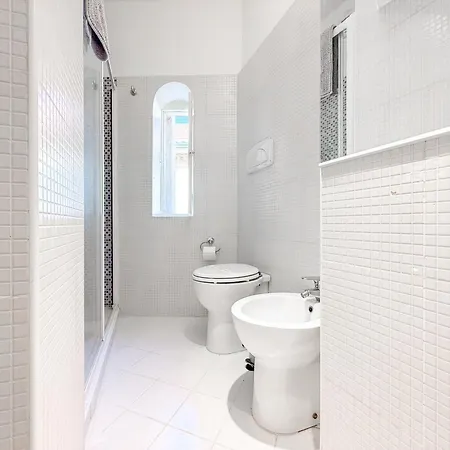 Porta Romana, Fermata Tram Sotto Casa, Wifi Veloce 아파트