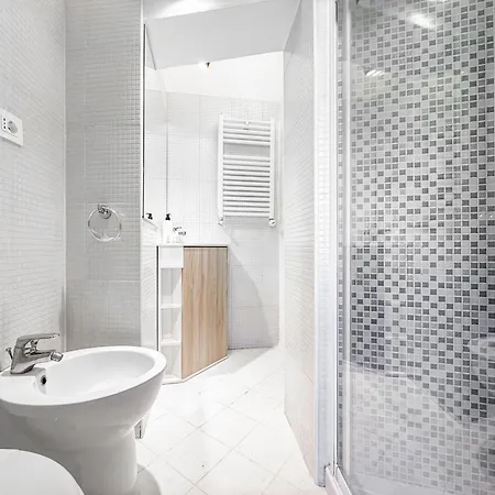 Porta Romana, Fermata Tram Sotto Casa, Wifi Veloce