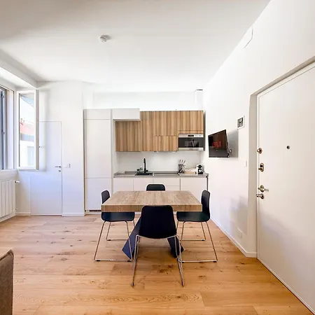 Апартаменты Porta Romana, Fermata Tram Sotto Casa, Wifi Veloce Милан