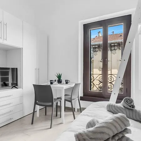 Do11 -10 Minutes From The Duomo- شقة *