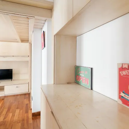 Guesthost - Sempione Bright 아파트 밀라노