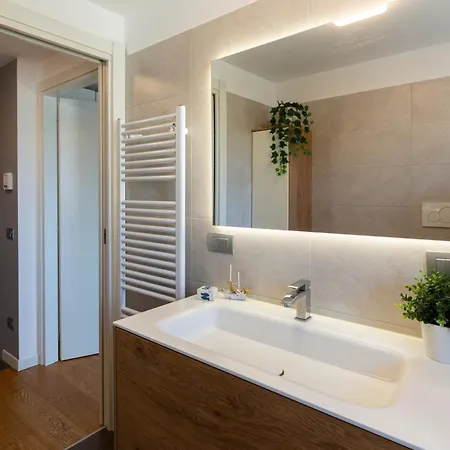 Rolandi Duplex With Terrace شقة ميلان