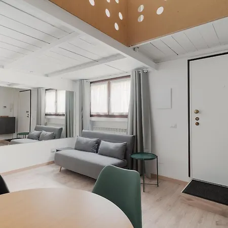 Guesthost - Bright Navigli