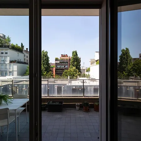 Rolandi Duplex With Terrace Apartment Milan