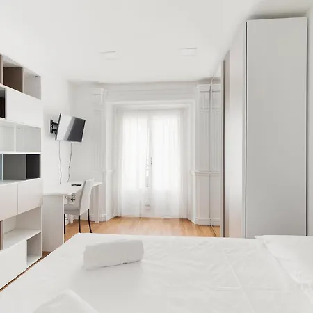 Guesthost - Lovely X4 In Porta Venezia Apartment *