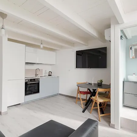 Guesthost - Cozy Loft-studio Flat In Crescenzago * 米兰