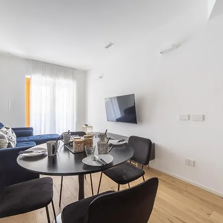 Enora Aapts By Sweett - Sirtori Apartmán