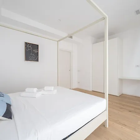 Enora Aapts By Sweett - Sirtori * Milán